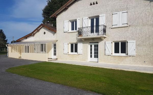 Appartement à louer    5 pièces •  Latrille