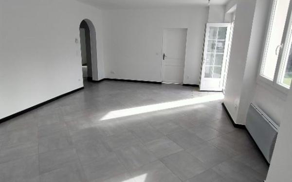 Appartement à louer    5 pièces •  Latrille