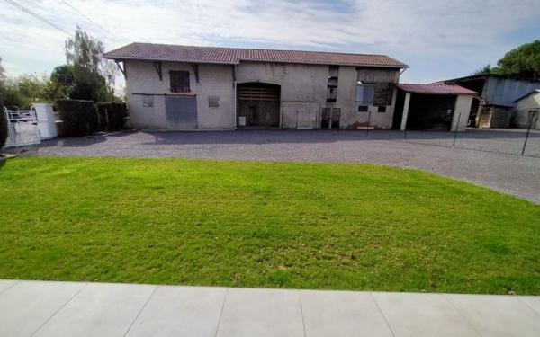 Appartement à louer    5 pièces •  Latrille