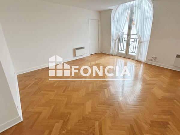 Location Appartement 2 pièces 47 m² - 4 RUE AUBANEL Sceaux 92330