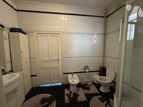 Belle maison de 5 chambres avec jardin et dépendances.