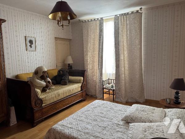 Belle maison de 5 chambres avec jardin et dépendances.