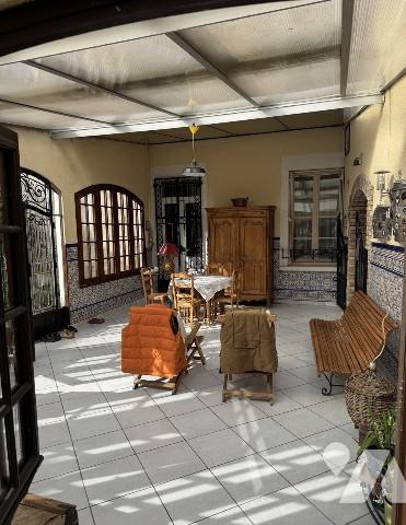 Belle maison de 5 chambres avec jardin et dépendances.