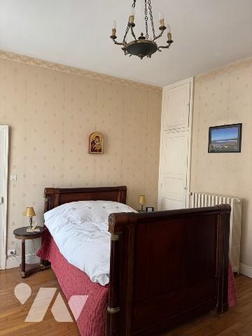 Belle maison de 5 chambres avec jardin et dépendances.