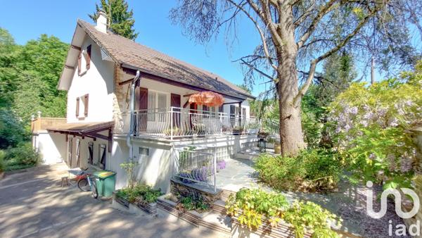Maison à vendre 8 pièces 215 m² Le Mesnil-Saint-Denis