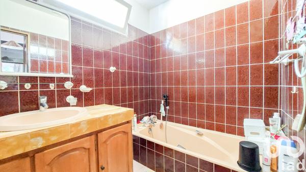 Maison à vendre 8 pièces 215 m² Le Mesnil-Saint-Denis
