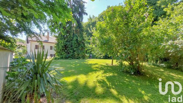 Maison à vendre 8 pièces 215 m² Le Mesnil-Saint-Denis