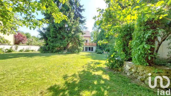 Maison à vendre 8 pièces 215 m² Le Mesnil-Saint-Denis