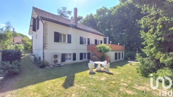 Maison à vendre 8 pièces 215 m² Le Mesnil-Saint-Denis