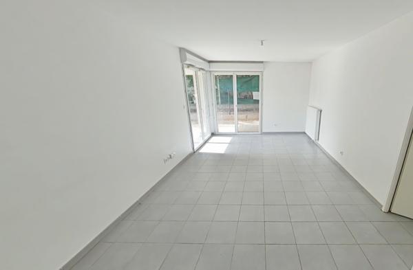 Appartement Toulouse 3 pièce(s) 3 COCUS AVEC TERRASSE PARKING EN SOUS SOLS