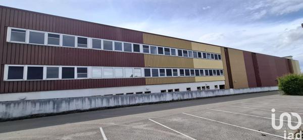 Location atelier 8 434 m² Pont-Sainte-Marie