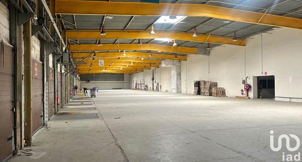 Location atelier 8 434 m² Pont-Sainte-Marie