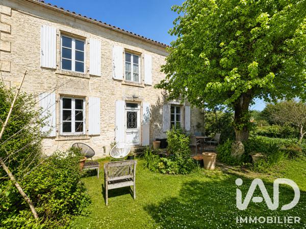 Maison à vendre 6 pièces 250 m² La Grève-sur-Mignon