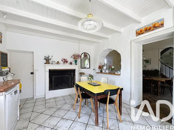 Maison à vendre 6 pièces 250 m² La Grève-sur-Mignon