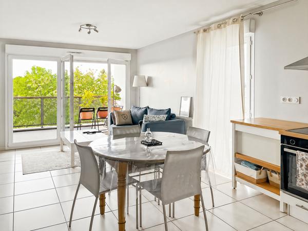 APPARTEMENT T3 MERIGNAC AVEC PARKING RÉSIDENCE RÉCENTE