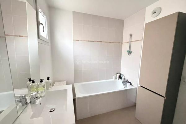 Vente                                                      Appartement
                        
                     4 pièces                      87 m2                     à Thorigny-sur-Marne