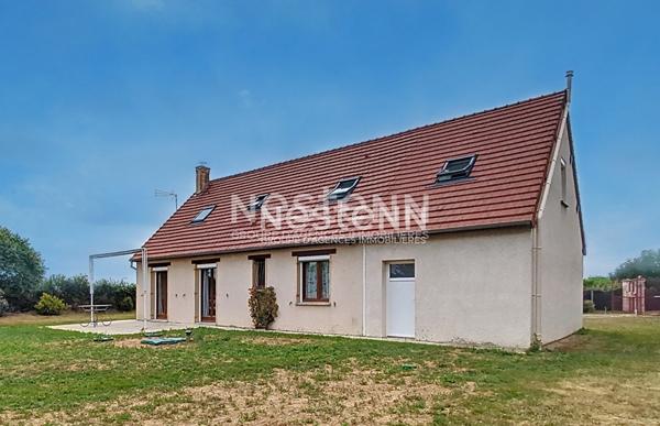 A vendre maison familiale avec séjour cathédrale, mezzanine sur séjour, sur un grand terrain plat, à 8 minutes de la N12, 10 minutes de la gare SNCF de Dreux