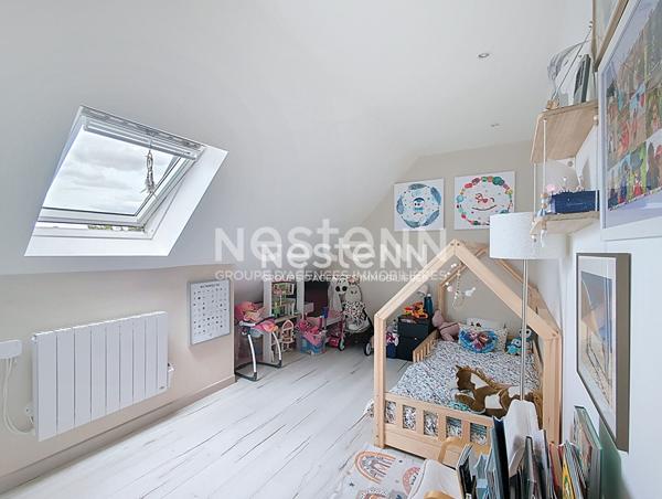 A vendre maison familiale avec séjour cathédrale, mezzanine sur séjour, sur un grand terrain plat, à 8 minutes de la N12, 10 minutes de la gare SNCF de Dreux