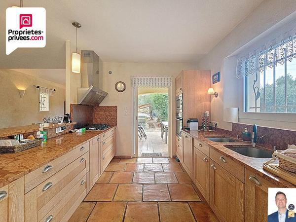 GRANDE VILLA D'ENVIRON 1671M2 AVEC VUE DEGAGEE ET GRAND TERRAIN PAYSAGER DE 5050 M2