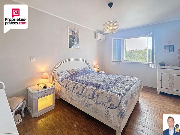 GRANDE VILLA D'ENVIRON 1671M2 AVEC VUE DEGAGEE ET GRAND TERRAIN PAYSAGER DE 5050 M2