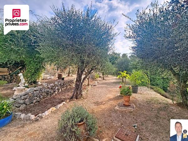 GRANDE VILLA D'ENVIRON 1671M2 AVEC VUE DEGAGEE ET GRAND TERRAIN PAYSAGER DE 5050 M2