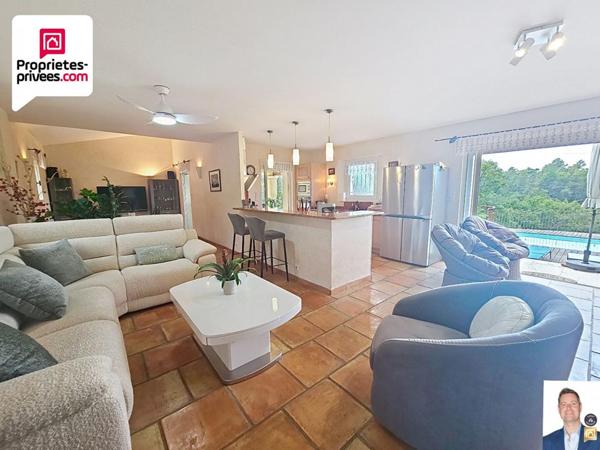 GRANDE VILLA D'ENVIRON 1671M2 AVEC VUE DEGAGEE ET GRAND TERRAIN PAYSAGER DE 5050 M2