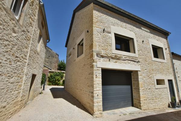 Maison de village avec vue dégagée – Hautes Côtes de Nuits-Saint-Georges