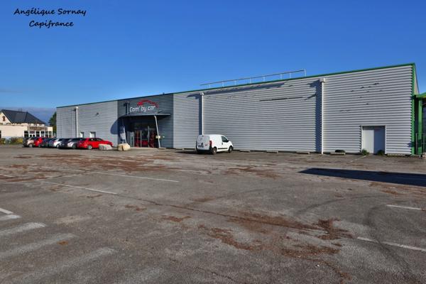 A vendre Local commercial de 2930 m², sur un terrain de 3893 m², vous offre diverses possibilités d’aménagement Région BOURGOGNE FRANCHE COMTE