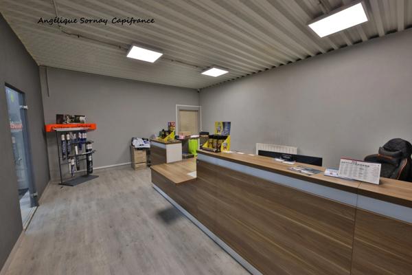 A vendre Local commercial de 2930 m², sur un terrain de 3893 m², vous offre diverses possibilités d’aménagement Région BOURGOGNE FRANCHE COMTE
