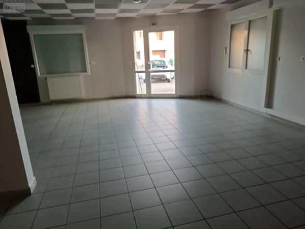 Location - Fonds et/ou murs commerciaux Péronnas 01960 71 m 2