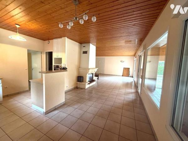 15 MN ANGERS SUD MAISON D'ARCHITECTE AVEC PARC ARBORE ET PISCINE