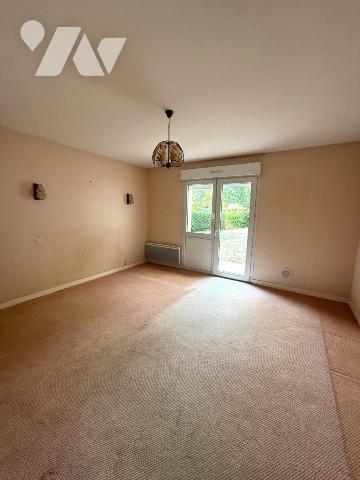 15 MN ANGERS SUD MAISON D'ARCHITECTE AVEC PARC ARBORE ET PISCINE