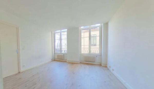 APPARTEMENT T2 A LOUER - LYON 2EME ARRONDISSEMENT Gailleton-A. Comte 64.35 m 2 1 000 € charges comprises par mois