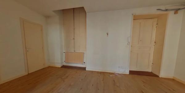 APPARTEMENT T2 A LOUER - LYON 2EME ARRONDISSEMENT Gailleton-A. Comte 64.35 m 2 1 000 € charges comprises par mois