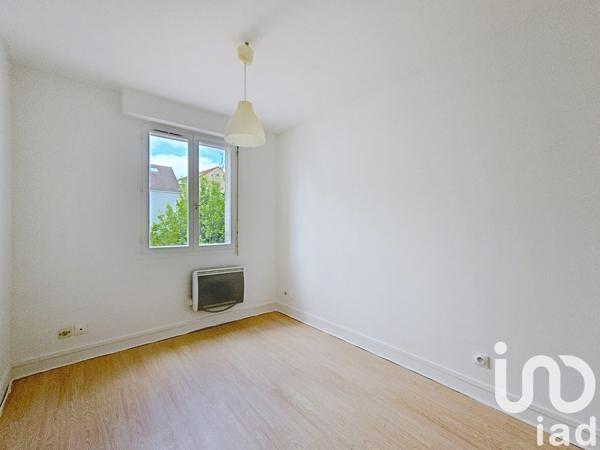 Appartement 2 pièces de 34 m² à Périgny (94520)