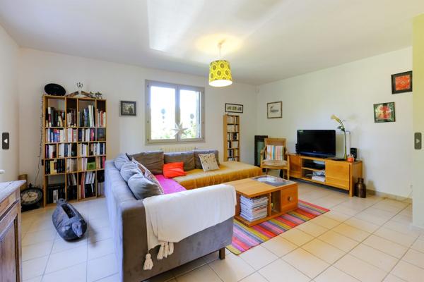 PROCHE DES COMMERCES