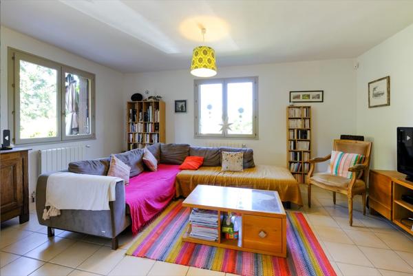 PROCHE DES COMMERCES