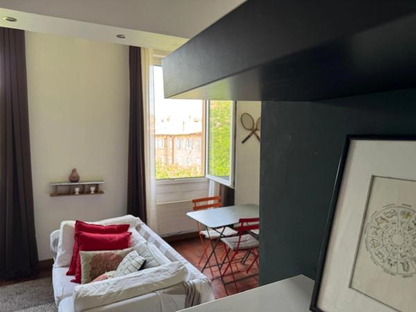 MARSEILLE 6E ARRT (13) STUDIO MEUBLE EQUIPE 185.000 EUROS