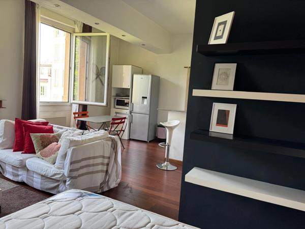 MARSEILLE 6E ARRT (13) STUDIO MEUBLE EQUIPE 185.000 EUROS