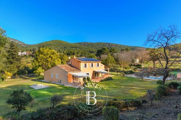 Sanary-sur-Mer, Villa 4 Chambres -  180 m² à vendre