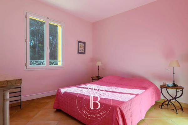 Sanary-sur-Mer, Villa 4 Chambres -  180 m² à vendre