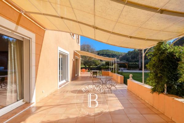 Sanary-sur-Mer, Villa 4 Chambres -  180 m² à vendre