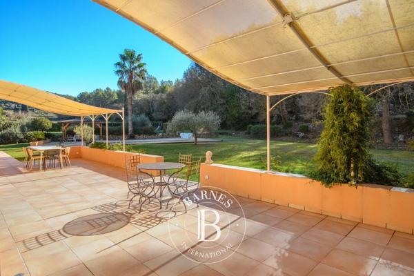 Sanary-sur-Mer, Villa 4 Chambres -  180 m² à vendre
