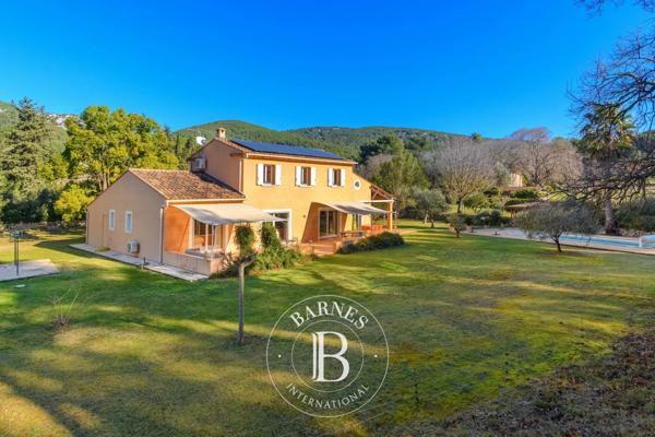 Sanary-sur-Mer, Villa 4 Chambres -  180 m² à vendre