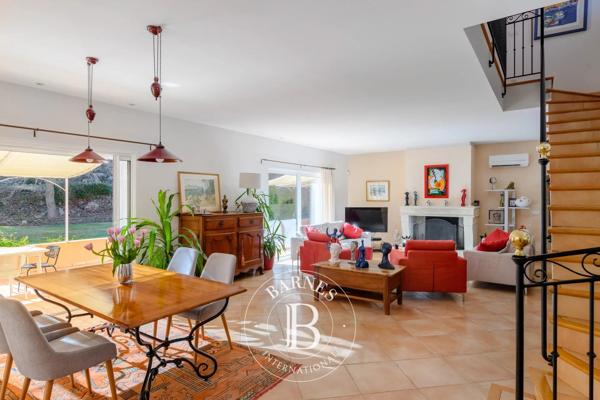 Sanary-sur-Mer, Villa 4 Chambres -  180 m² à vendre