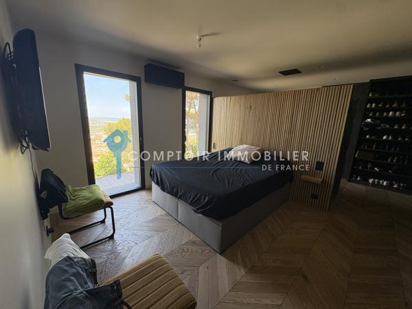 Maison
                                                                                                                                                                                                                                                                                                                        4 pièce(s)                                                                                                                                                                                                          3 chambre(s)                                                                                                                                                                                                          130  m²