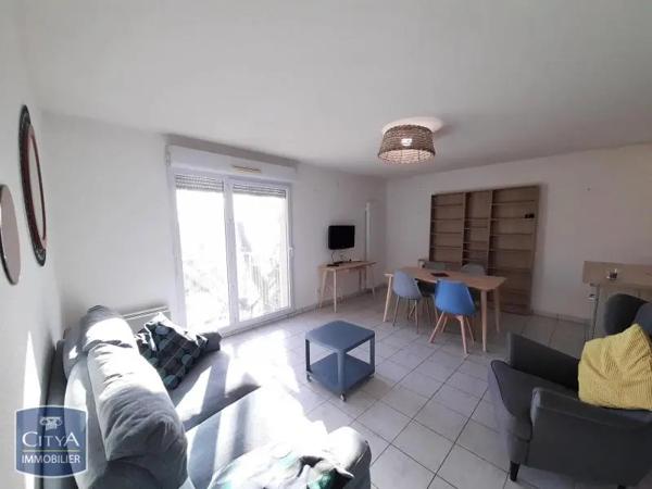Appartement à louer 2 pièces 46.36m² Chinon (37500)