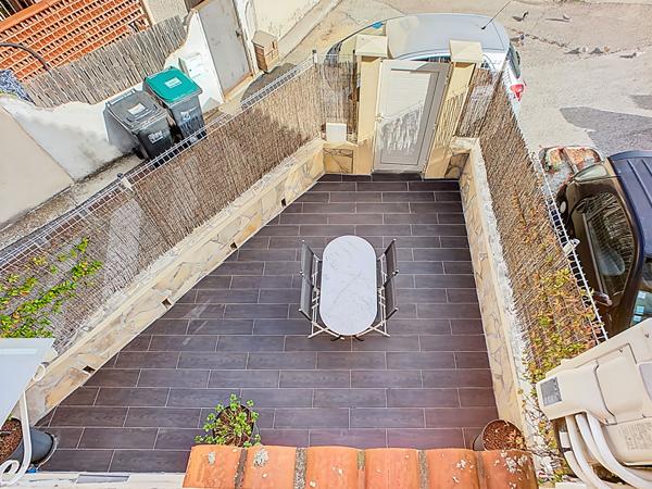 Maison  de village Aubagne 2 pièce(s) 28 m2 terrasse garage