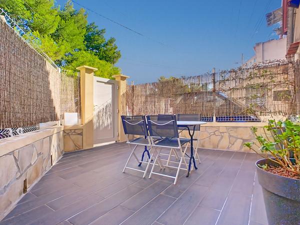 Maison  de village Aubagne 2 pièce(s) 28 m2 terrasse garage