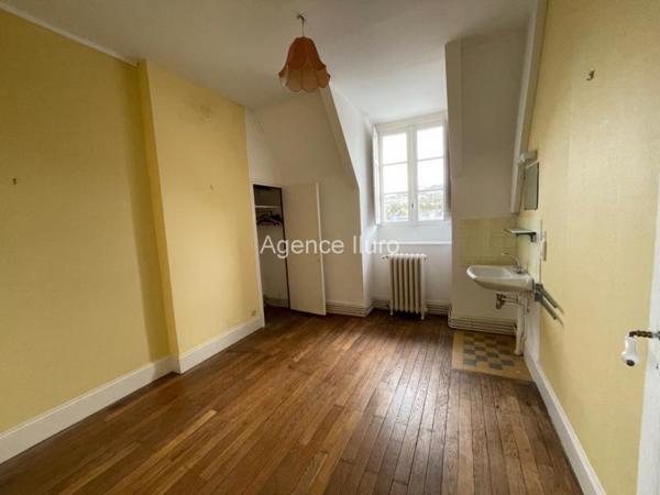 Appartement - Oloron-sainte-marie - Réf.:205068 B OLORON - DANS RESIDENCE STANDING, BEL APPARTEMENT T3 AVEC PLACE DE PARKING -